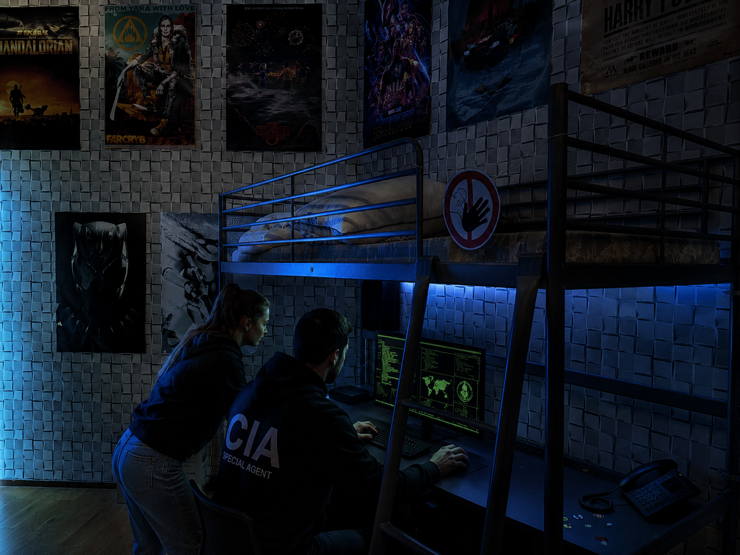 escape game Anonymous Aubergenville décor hacker